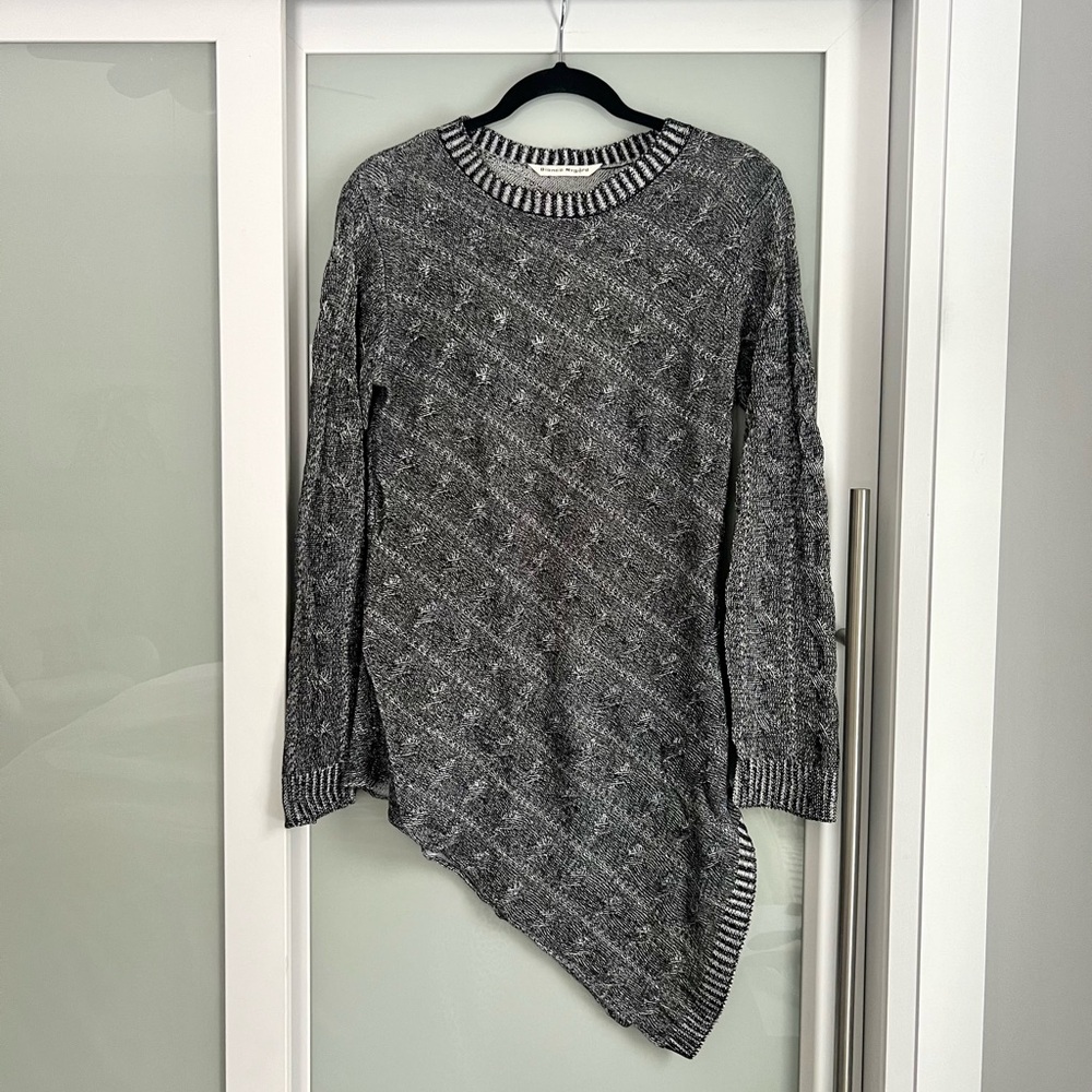144 - Bianca Nygard Women Gray Diagonal Cable Net Print Asymmetrical Sweater